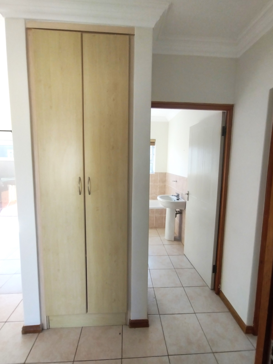 5 Bedroom Property for Sale in Wavecrest Eastern Cape